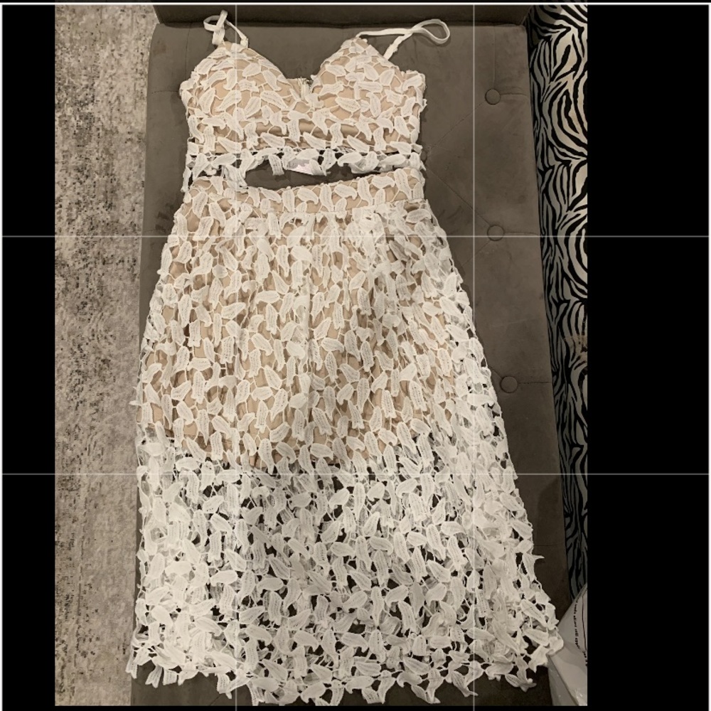 2 Pc white crochet set